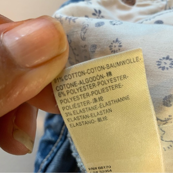 We the Free Women’s Curvy high rise cut-out raw hems button fly Jean shorts 30 - Picture 9 of 9